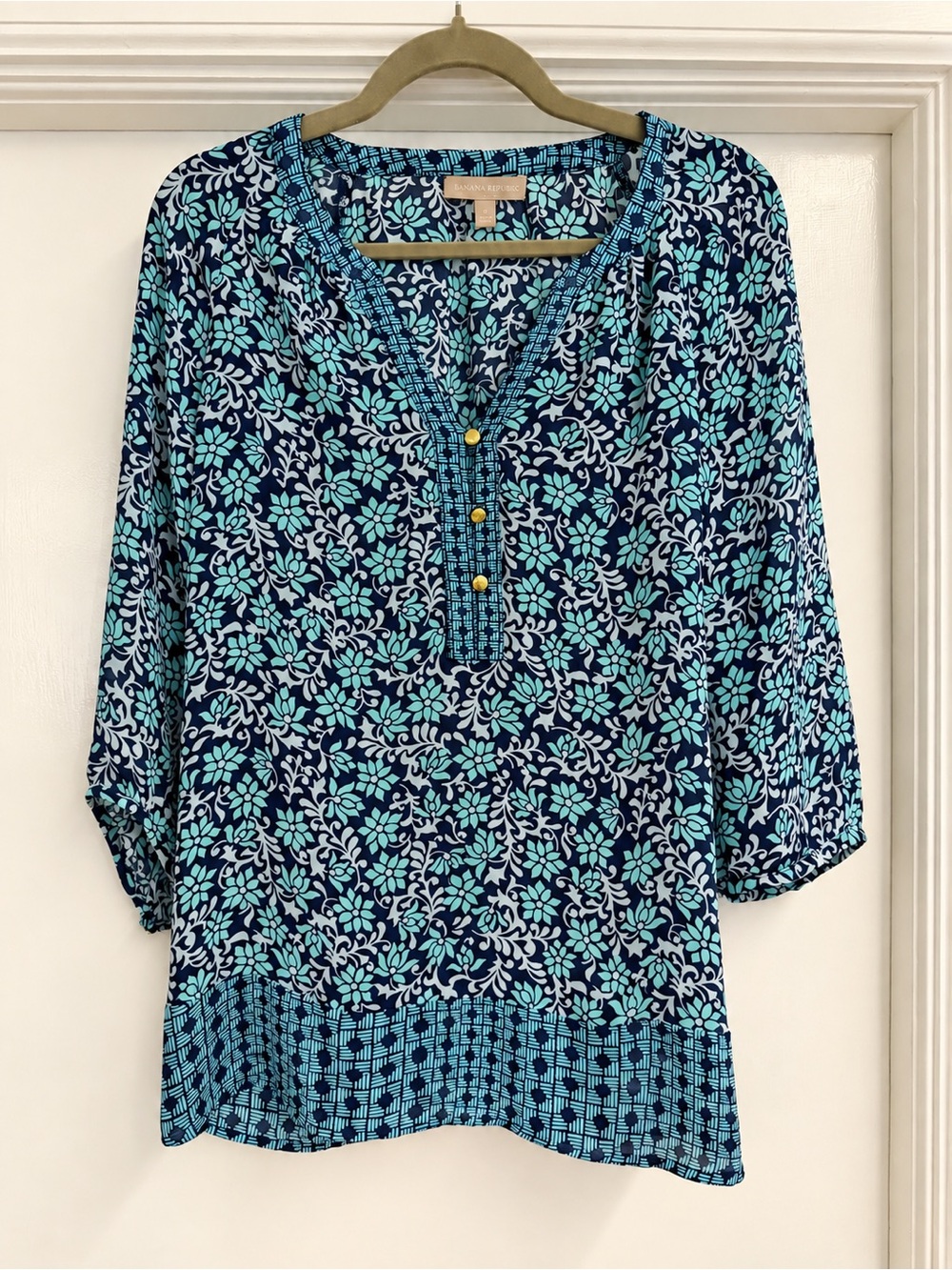 Banana Republic Navy and Aqua Floral V-Neck Tunic, Size S